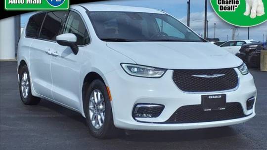 2023 Chrysler Pacifica Touring L — Minivan — 30,564 mi — Decatur, IL