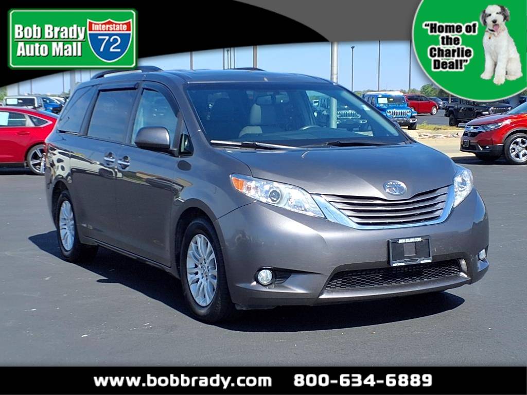 2017 Toyota Sienna L — Minivan — 113,464 mi — Decatur, IL