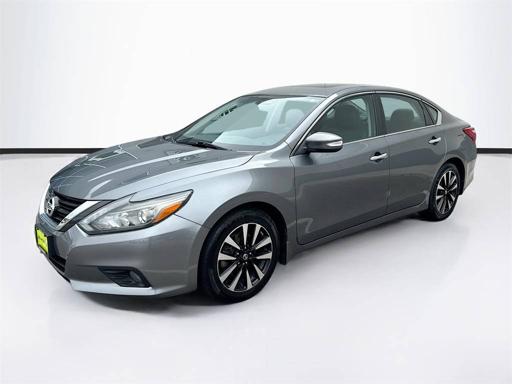 2017 Nissan Altima 2.5 SL — Sedan — 117,886 mi — Onalaska,, WI