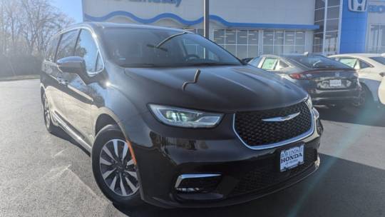 2022 Chrysler Pacifica Hybrid Limited — Minivan — 65,732 mi — Peoria, IL