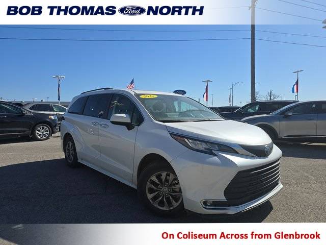 2023 Toyota Sienna XLE — Minivan — 53,077 mi — Fort Wayne, IN
