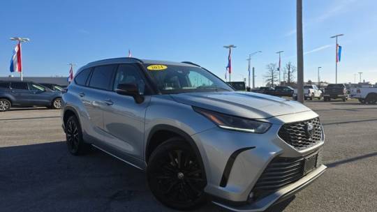 2024 Toyota Highlander XLE — SUV — 29,845 mi — Fort Wayne, IN