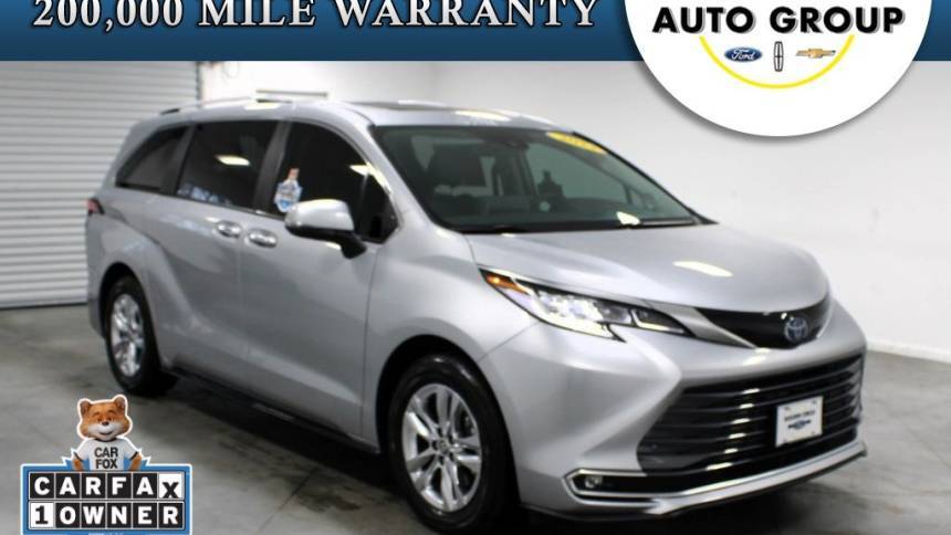 2023 Toyota Sienna Limited — Minivan — 33,910 mi — Bolivar, TN