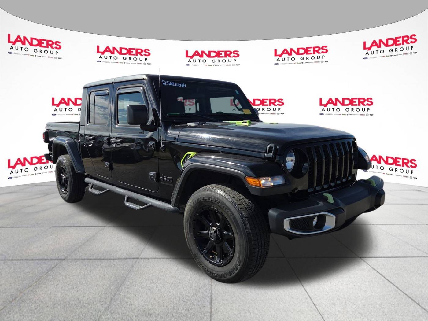 2023 Jeep Gladiator Sport S — Pickup Truck — 16,105 mi — Covington, TN