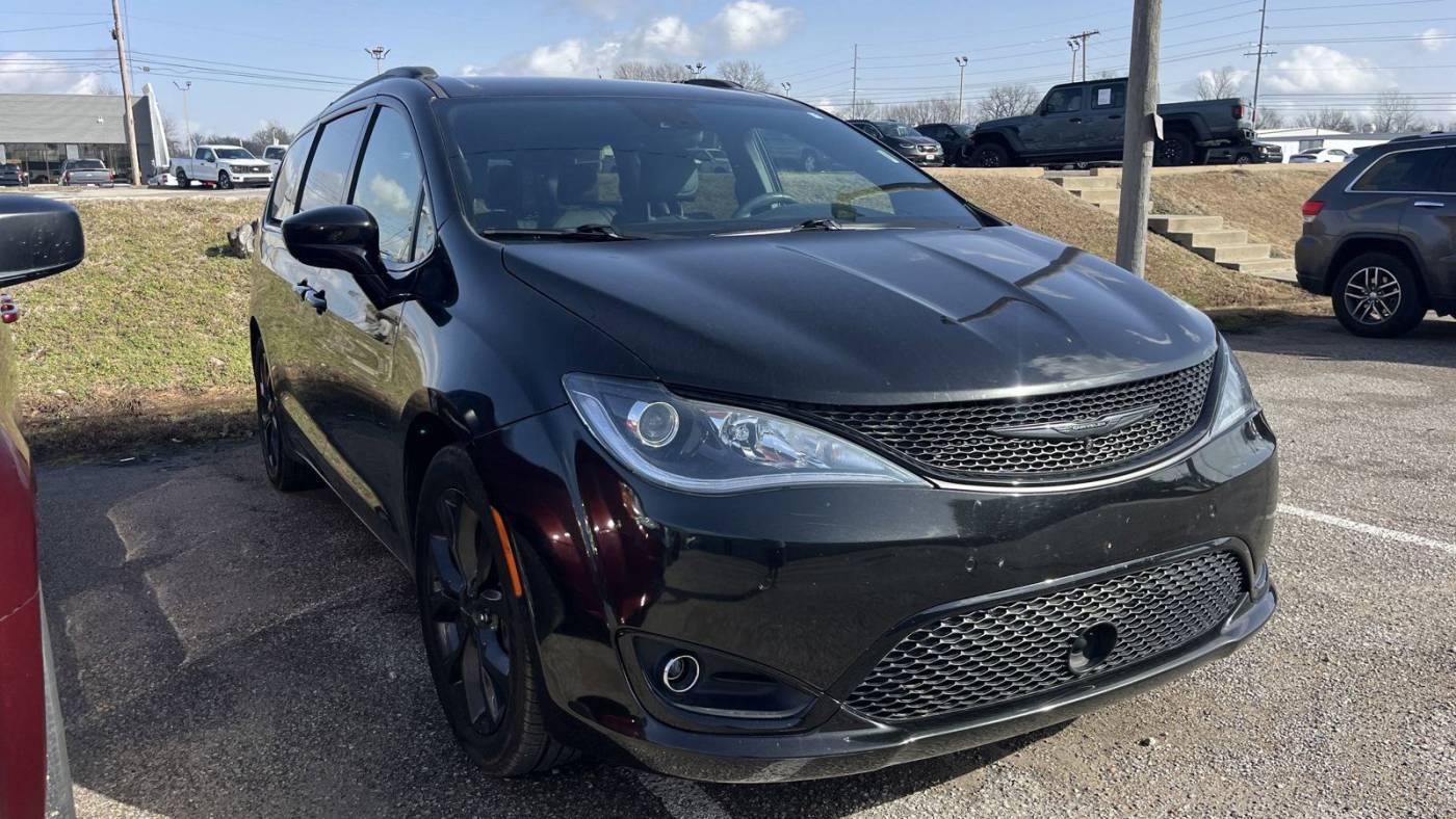 2019 Chrysler Pacifica Touring L — Minivan — 118,941 mi — Covington, TN