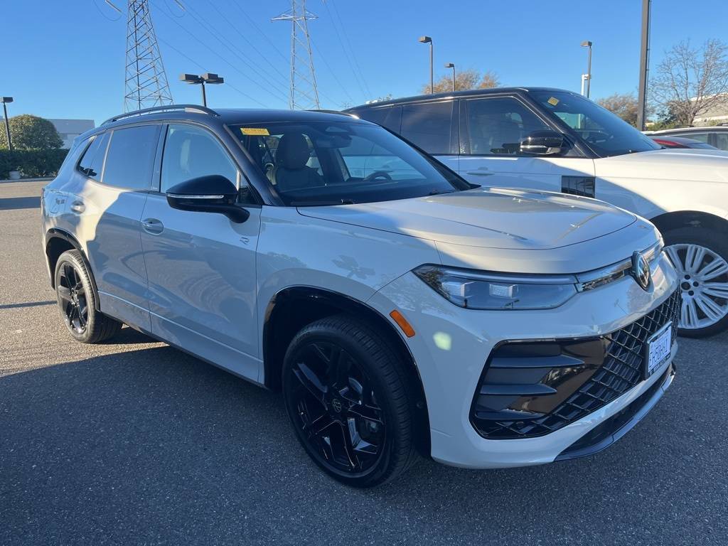 2025 Volkswagen Tiguan SE R-Line Black — SUV — 329 mi — Tracy, CA