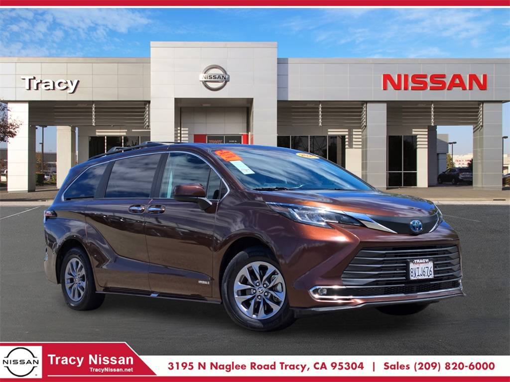 2021 Toyota Sienna XLE — Minivan — 141,864 mi — Tracy, CA