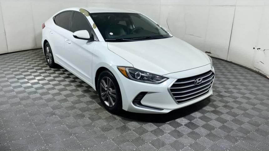 2017 Hyundai Elantra SE — Sedan — 131,128 mi — Franklin, IN