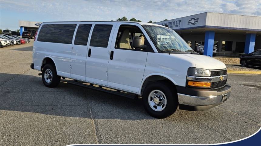 2024 Chevrolet Express Passenger LT — Passenger Van — 5,917 mi — Unadilla, GA