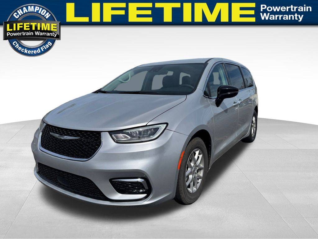 2024 Chrysler Pacifica Touring L — Minivan — 43,992 mi — Brighton, MI