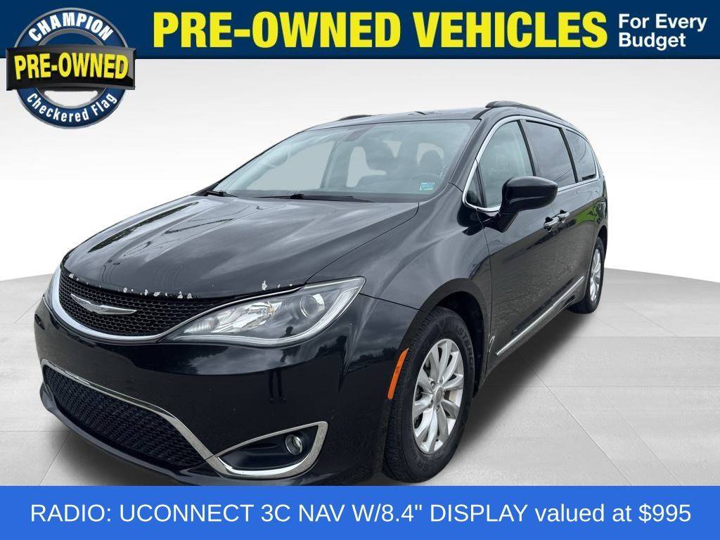2017 Chrysler Pacifica Touring L — Minivan — 137,836 mi — Brighton, MI