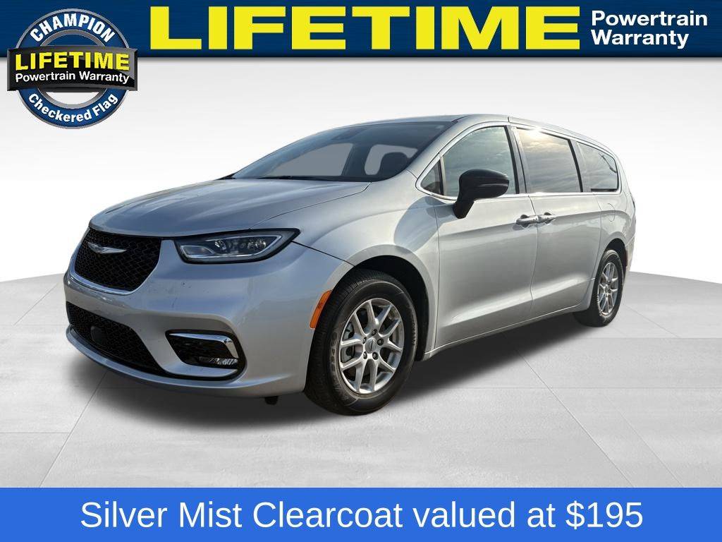 2024 Chrysler Pacifica Touring L — Minivan — 35,047 mi — Brighton, MI