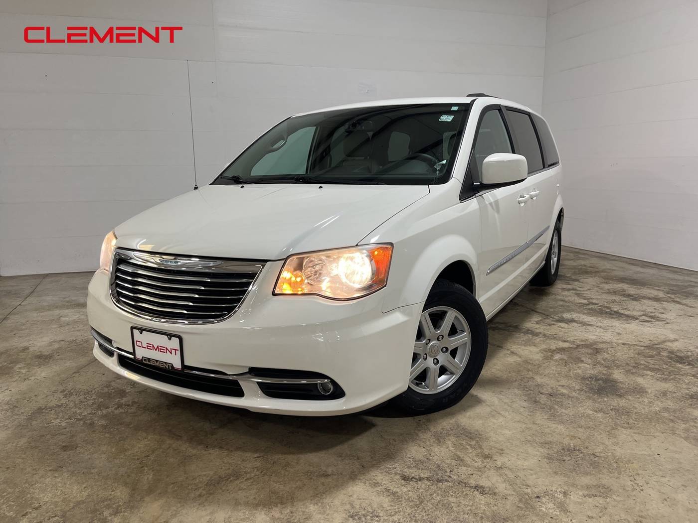 2012 Chrysler Town & Country Touring — Minivan — 107,566 mi — O’Fallon, MO