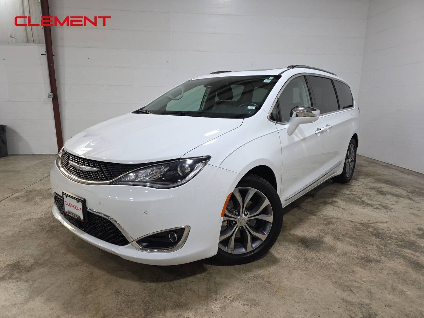2019 Chrysler Pacifica Limited — Minivan — 118,795 mi — O’Fallon, MO