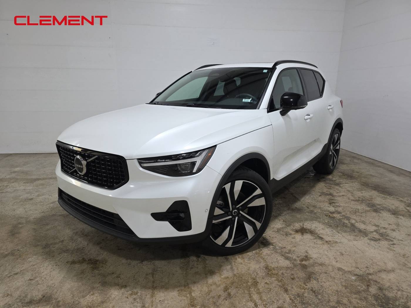 2023 Volvo XC40 Ultimate — SUV — 35,306 mi — O’Fallon, MO