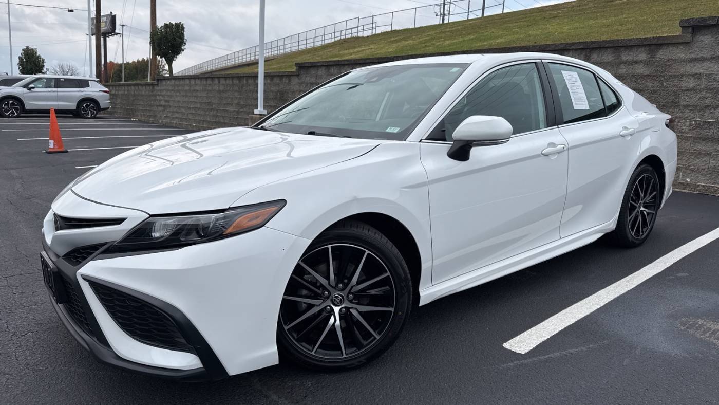 2024 Toyota Camry SE — Sedan — 25,282 mi — Florissant, MO