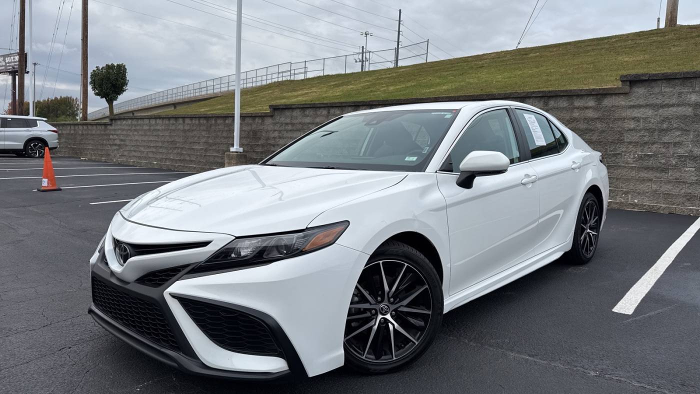 2024 Toyota Camry SE — Sedan — 24,506 mi — Florissant, MO