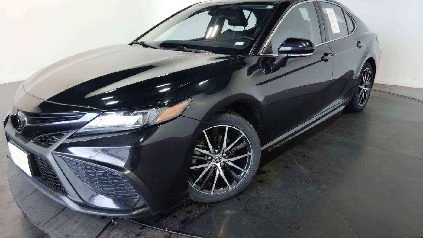 2022 Toyota Camry SE — Sedan — 79,638 mi — Florissant, MO