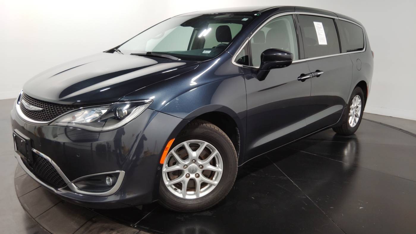 2020 Chrysler Pacifica Touring — Minivan — 95,099 mi — Florissant, MO