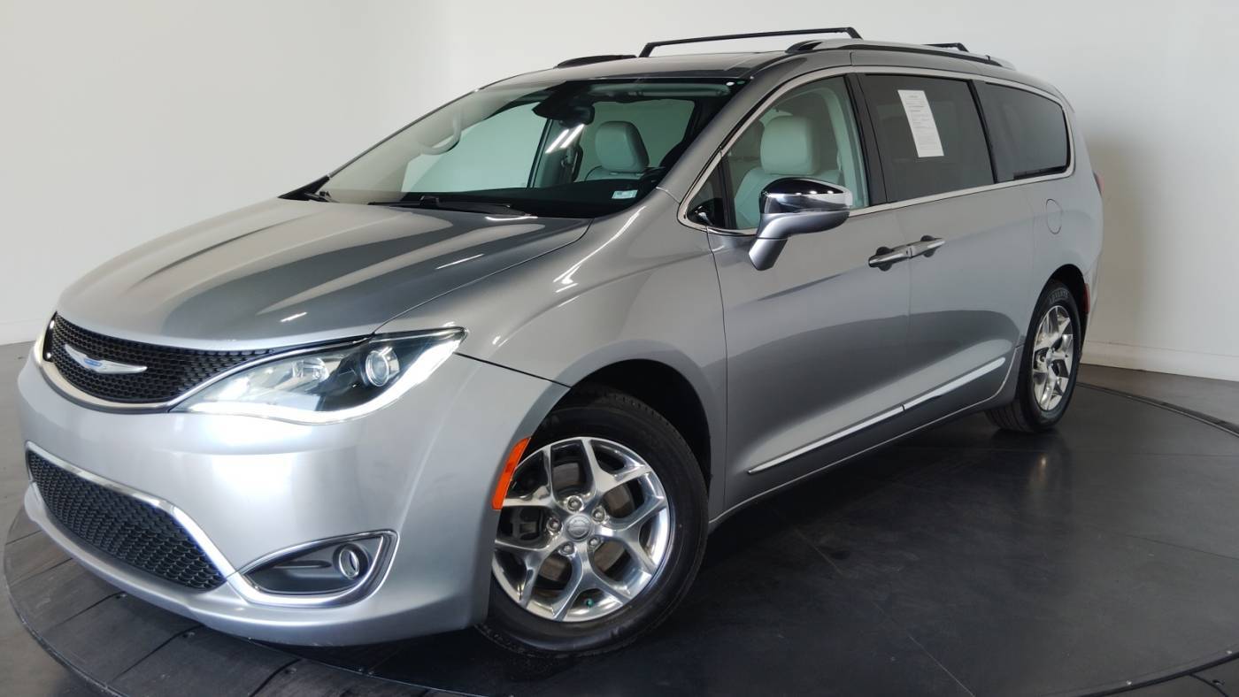 2019 Chrysler Pacifica Limited — Minivan — 81,981 mi — Florissant, MO