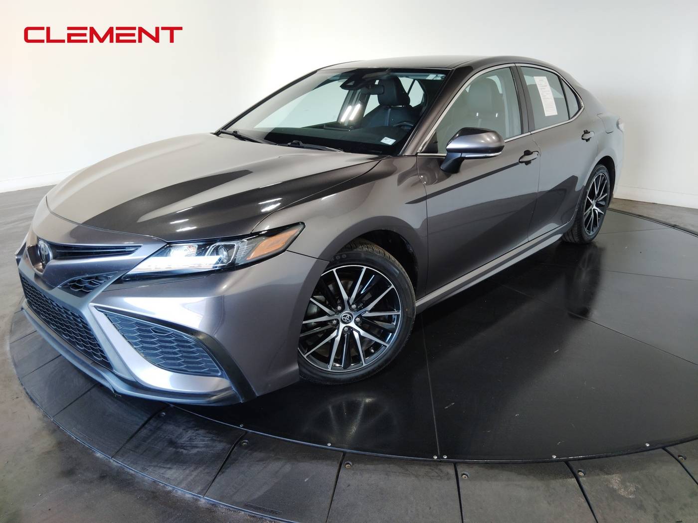 2023 Toyota Camry SE — Sedan — 61,085 mi — Florissant, MO