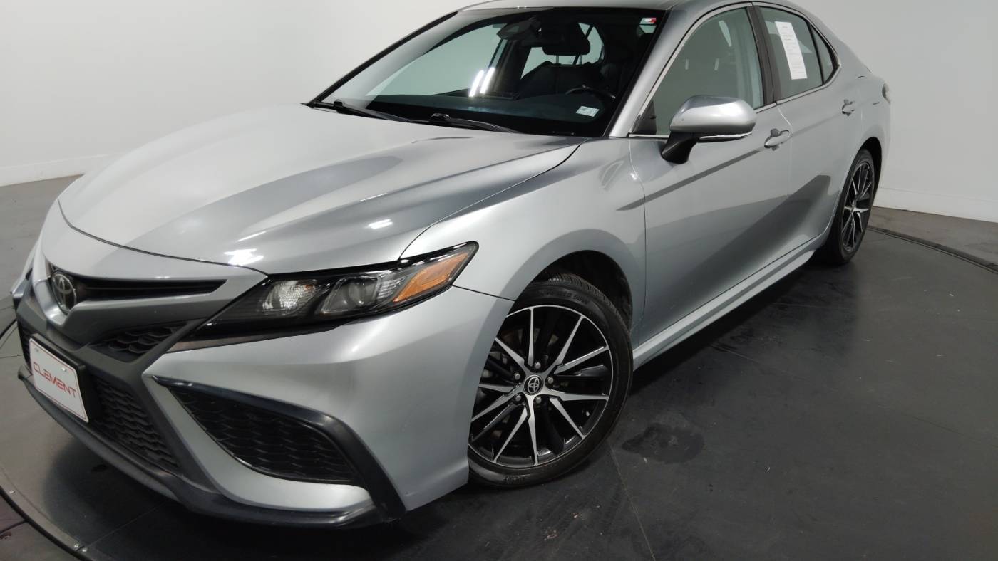 2022 Toyota Camry SE — Sedan — 76,309 mi — Florissant, MO