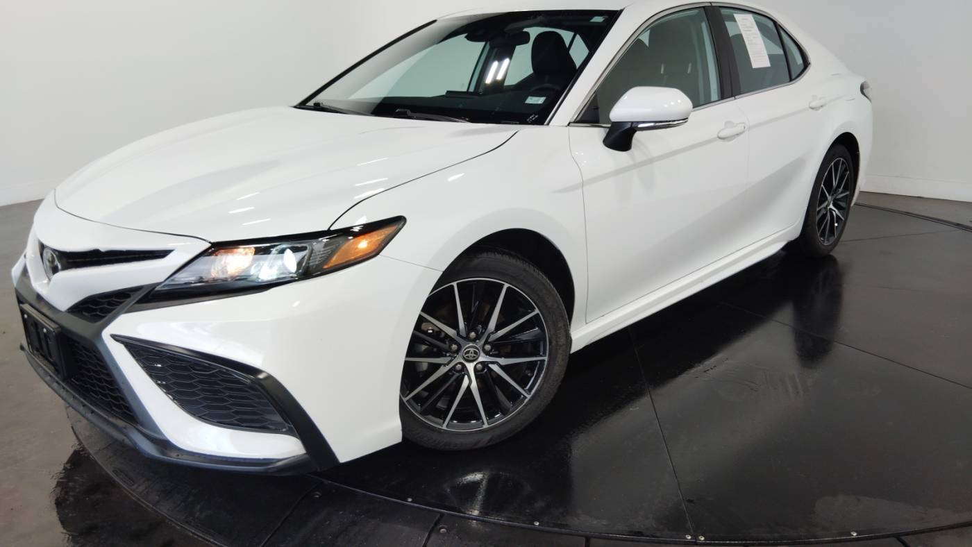 2024 Toyota Camry SE — Sedan — 20,083 mi — Florissant, MO