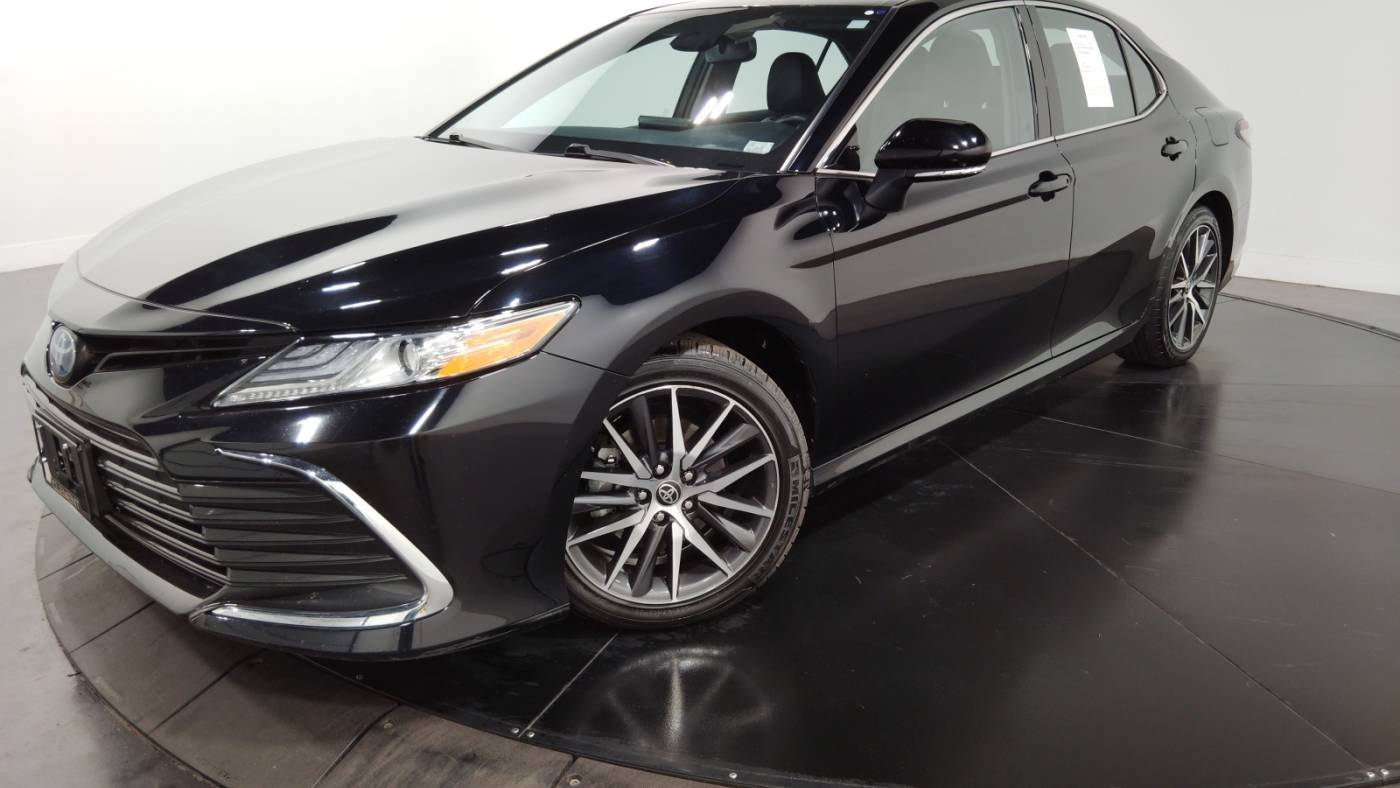 2022 Toyota Camry Hybrid XLE — Sedan — 55,751 mi — Florissant, MO