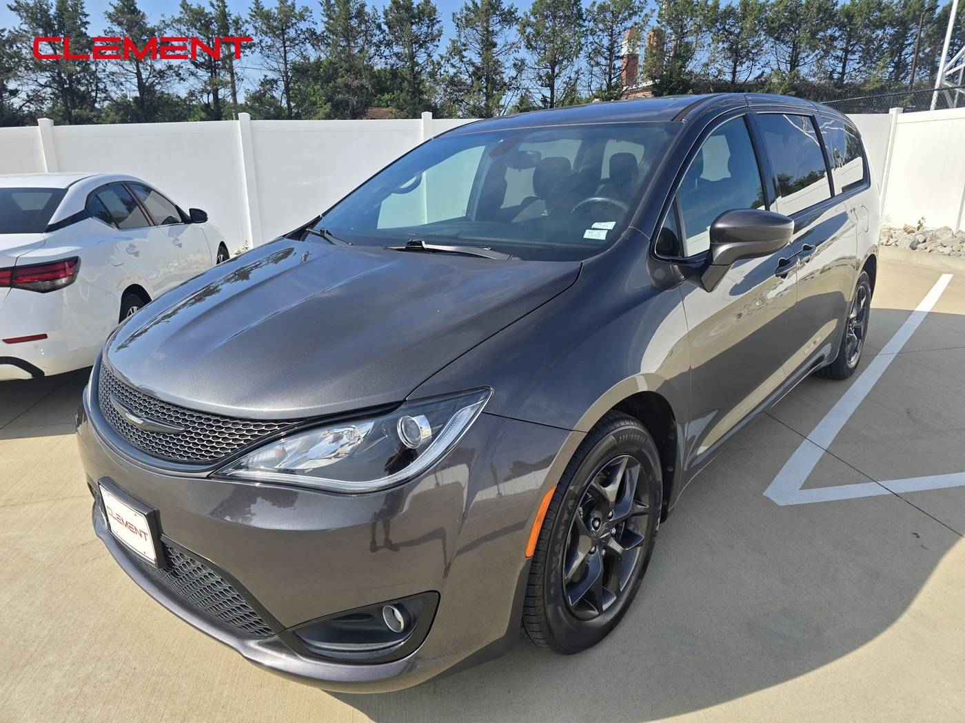 2018 Chrysler Pacifica Touring Plus — Minivan — 86,539 mi — Florissant, MO