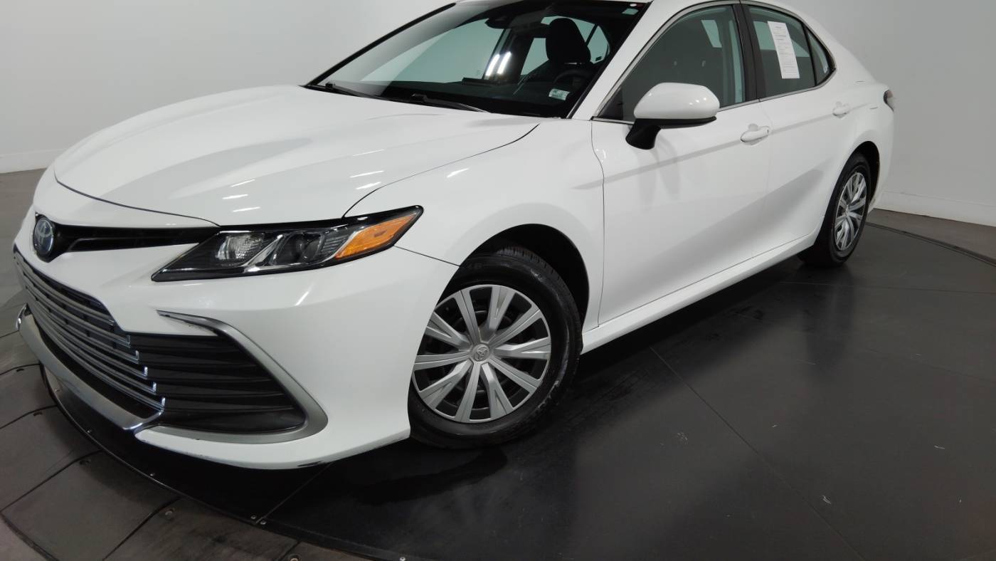 2022 Toyota Camry Hybrid LE — Sedan — 62,164 mi — Florissant, MO