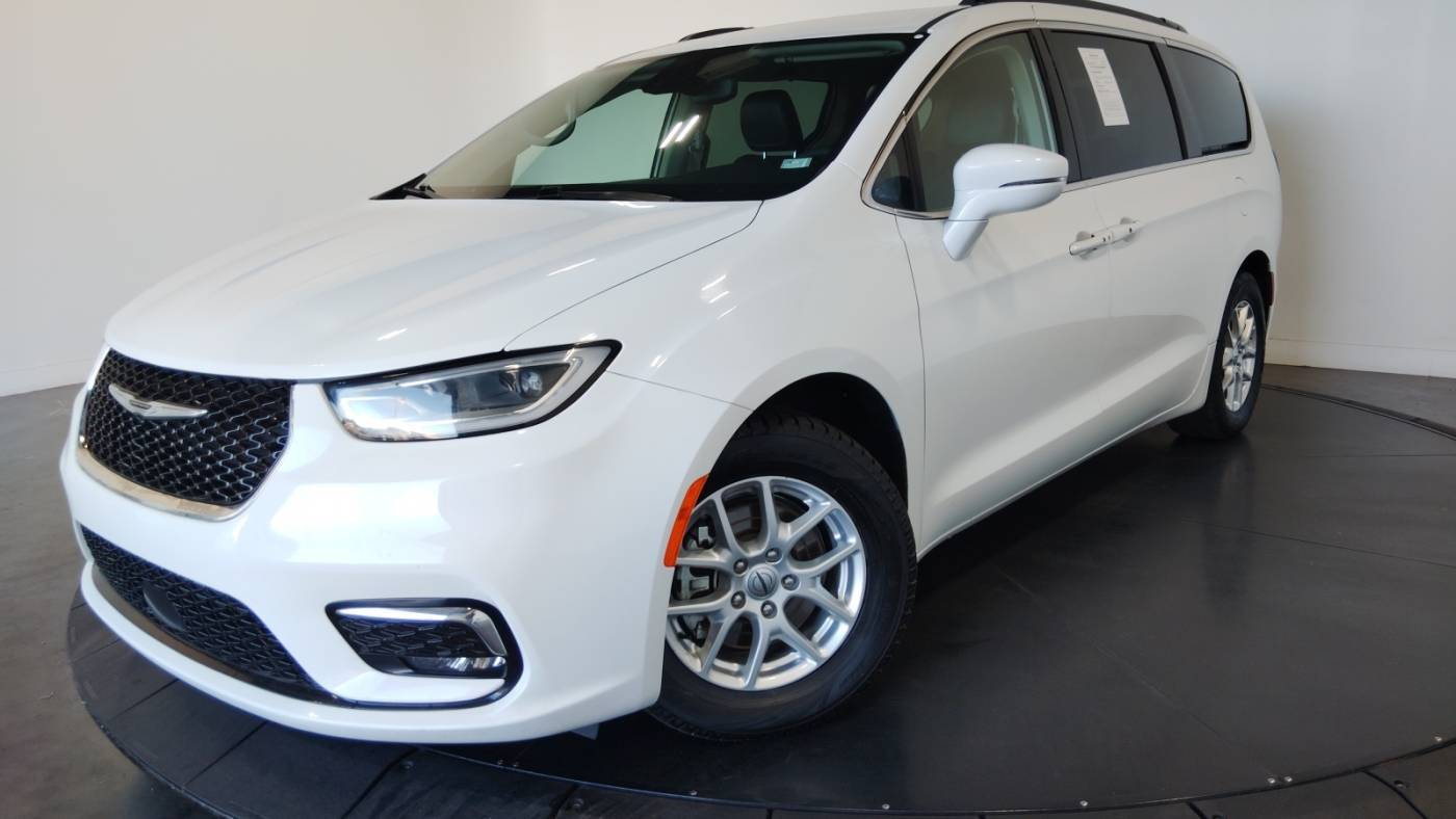 2022 Chrysler Pacifica Touring L — Minivan — 70,366 mi — Florissant, MO