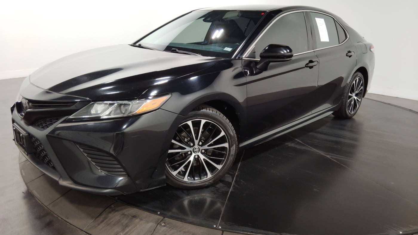 2020 Toyota Camry SE — Sedan — 109,619 mi — Florissant, MO