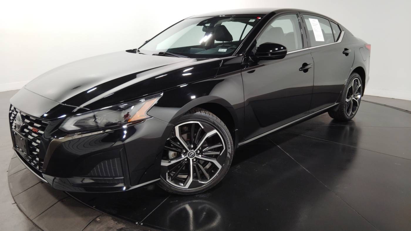 2023 Nissan Altima SR — Sedan — 9,921 mi — Florissant, MO