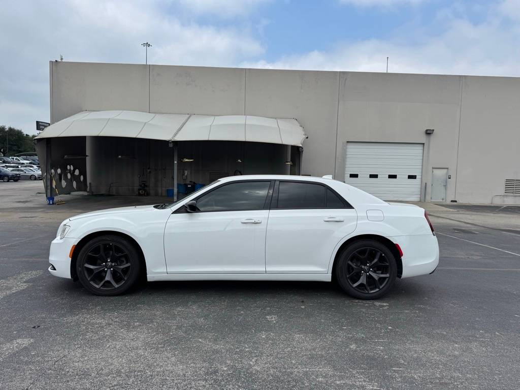 2020 Chrysler 300 Touring — Sedan — 57,753 mi — San Antonio, TX