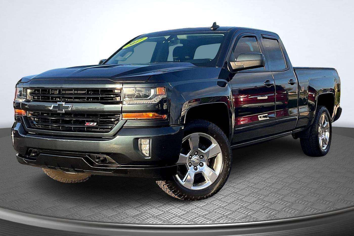 2017 Chevrolet Silverado 1500 LT — Pickup Truck — 113,688 mi — Crystal Lake, IL