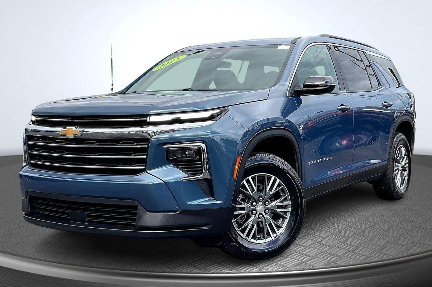 2025 Chevrolet Traverse LT — SUV — 22,250 mi — Crystal Lake, IL