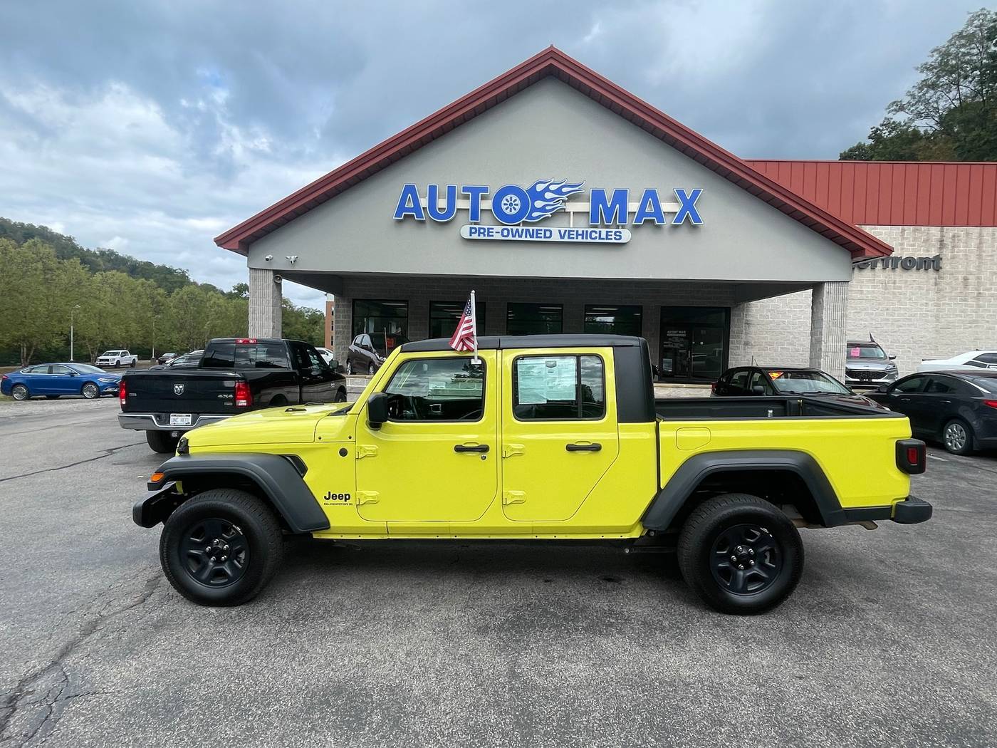 2023 Jeep Gladiator Sport — Pickup Truck — 36,620 mi — Morgantown, WV