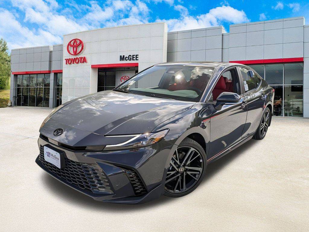 2025 Toyota Camry Hybrid XSE — Sedan — 4,953 mi — Claremont, NH