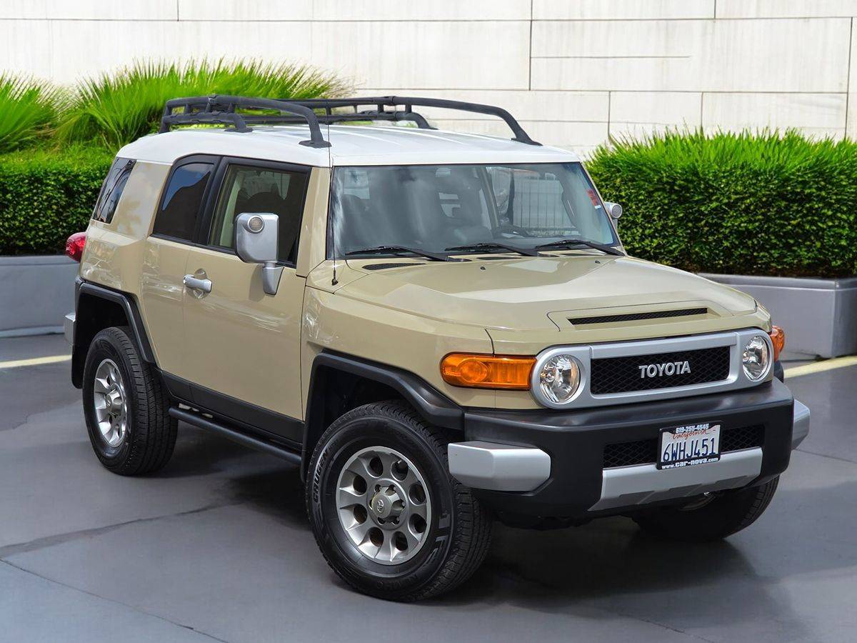 2012 Toyota FJ Cruiser Base — SUV — 130,804 mi — San Diego, CA