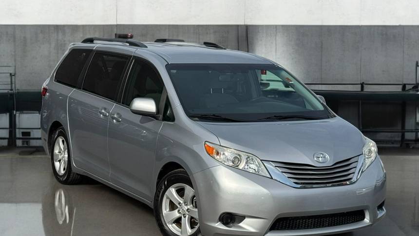 2015 Toyota Sienna LE — Minivan — 82,306 mi — San Diego, CA