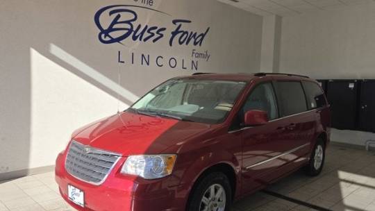 2010 Chrysler Town & Country Touring — Minivan — 162,090 mi — Mchenry, IL