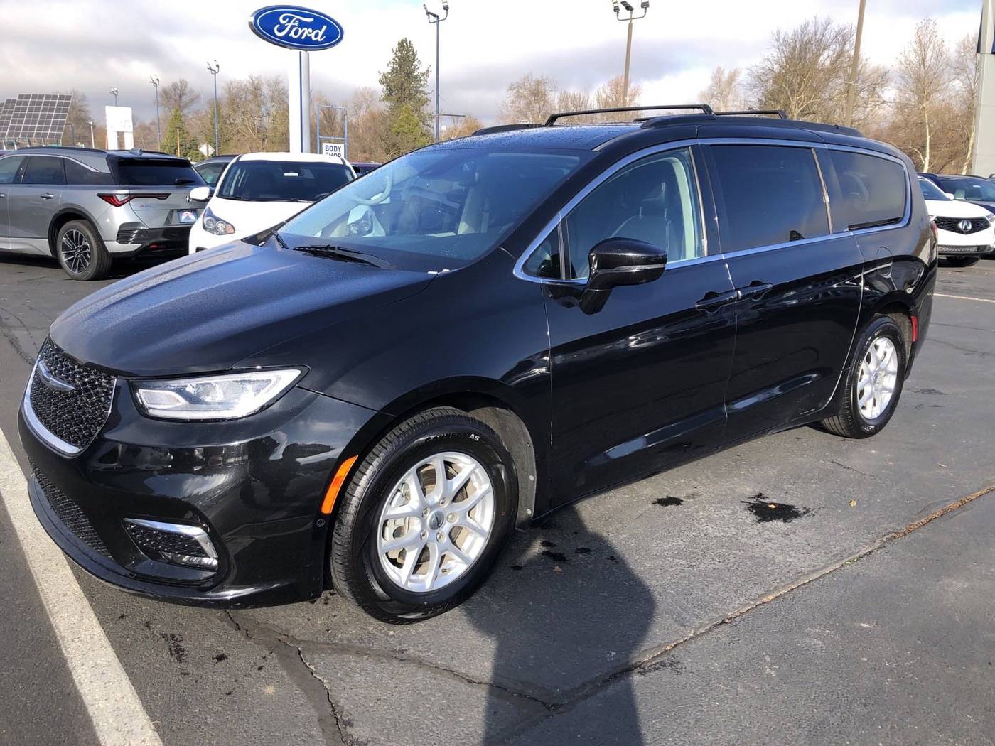 2022 Chrysler Pacifica Touring L — Minivan — 58,860 mi — Ashland, OR