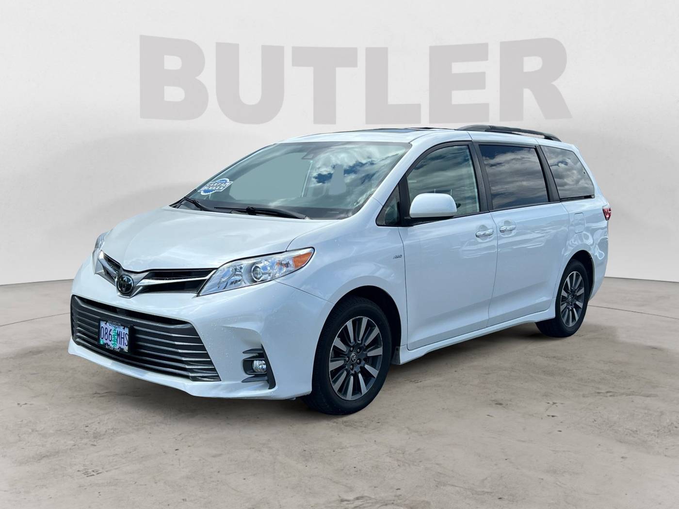 2020 Toyota Sienna XLE — Minivan — 74,576 mi — Ashland, OR