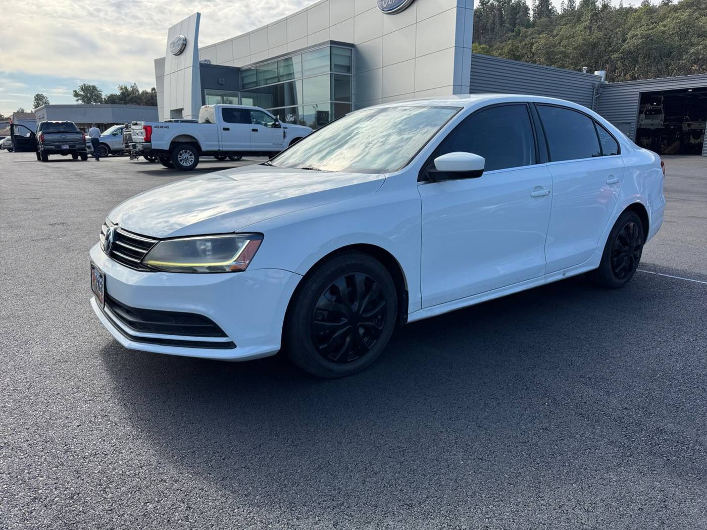 2017 Volkswagen Jetta 1.4T S — Sedan — 83,763 mi — Ashland, OR