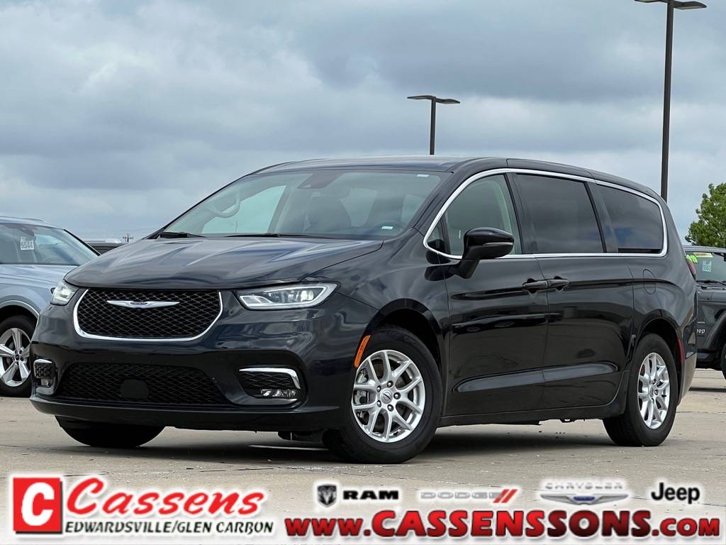 2023 Chrysler Pacifica Touring L — Minivan — 63,628 mi — Glen Carbon, IL