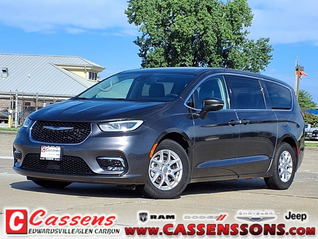 2023 Chrysler Pacifica Touring L — Minivan — 69,225 mi — Glen Carbon, IL