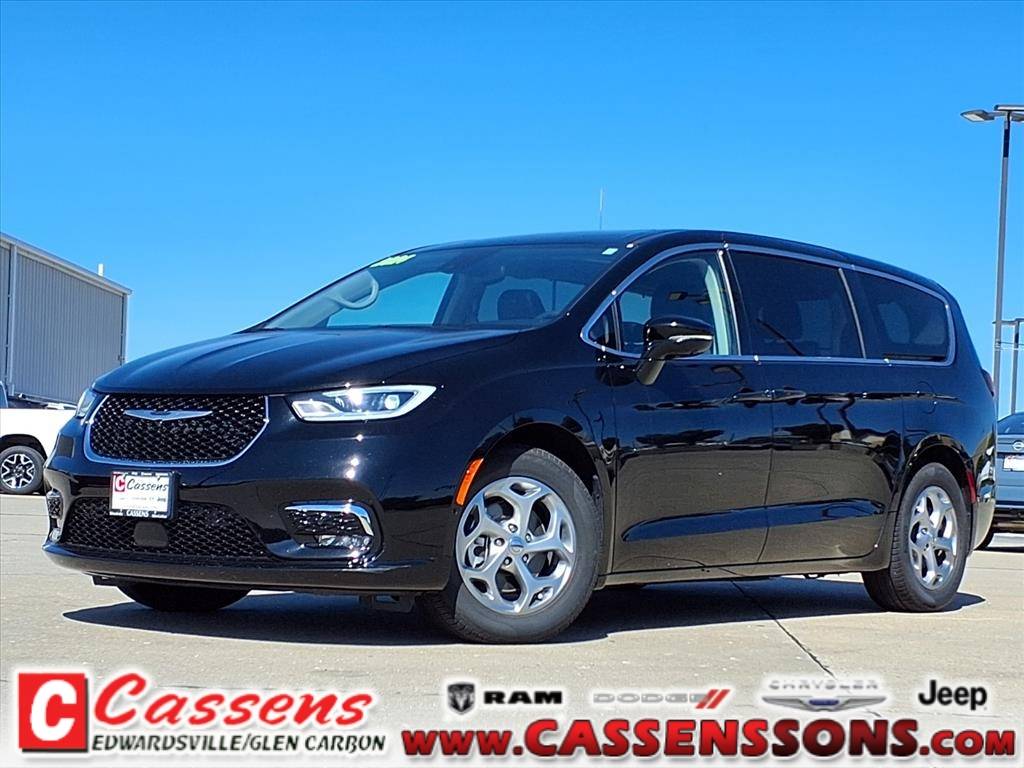 2024 Chrysler Pacifica Limited — Minivan — 17,600 mi — Glen Carbon, IL