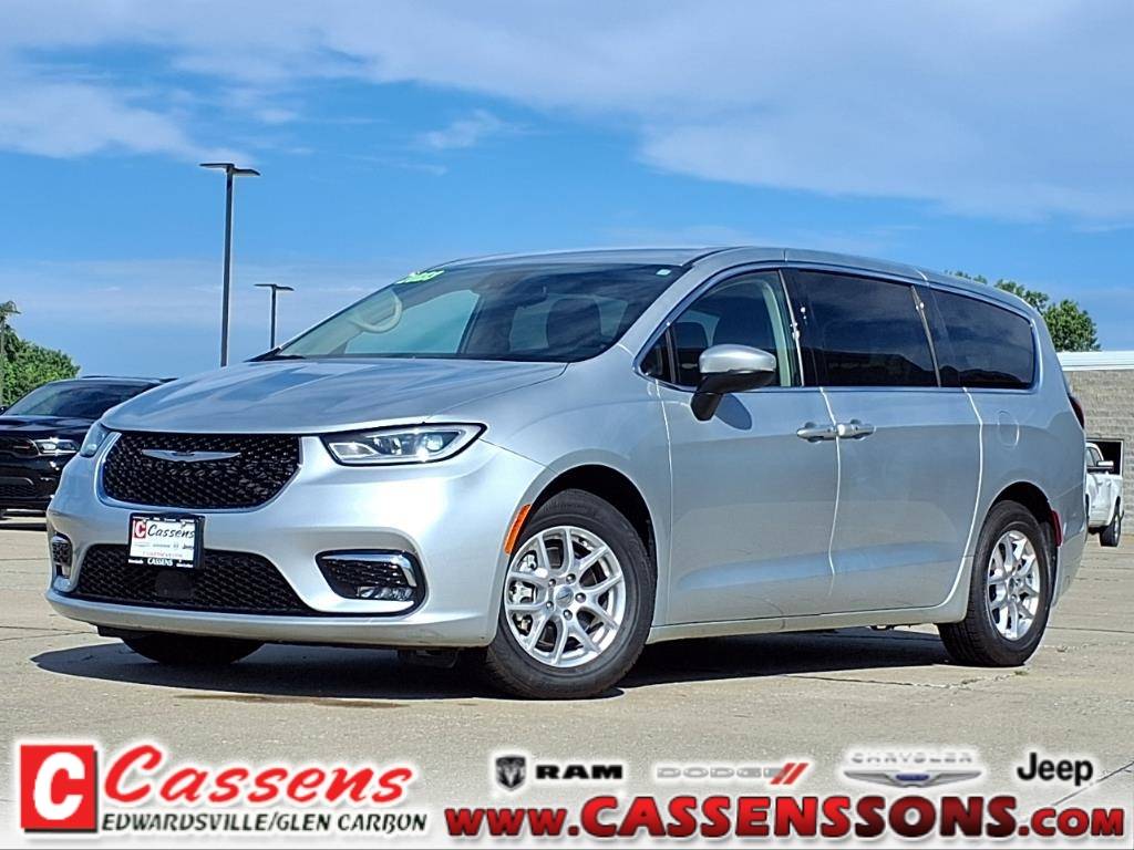 2023 Chrysler Pacifica Touring L — Minivan — 67,791 mi — Glen Carbon, IL