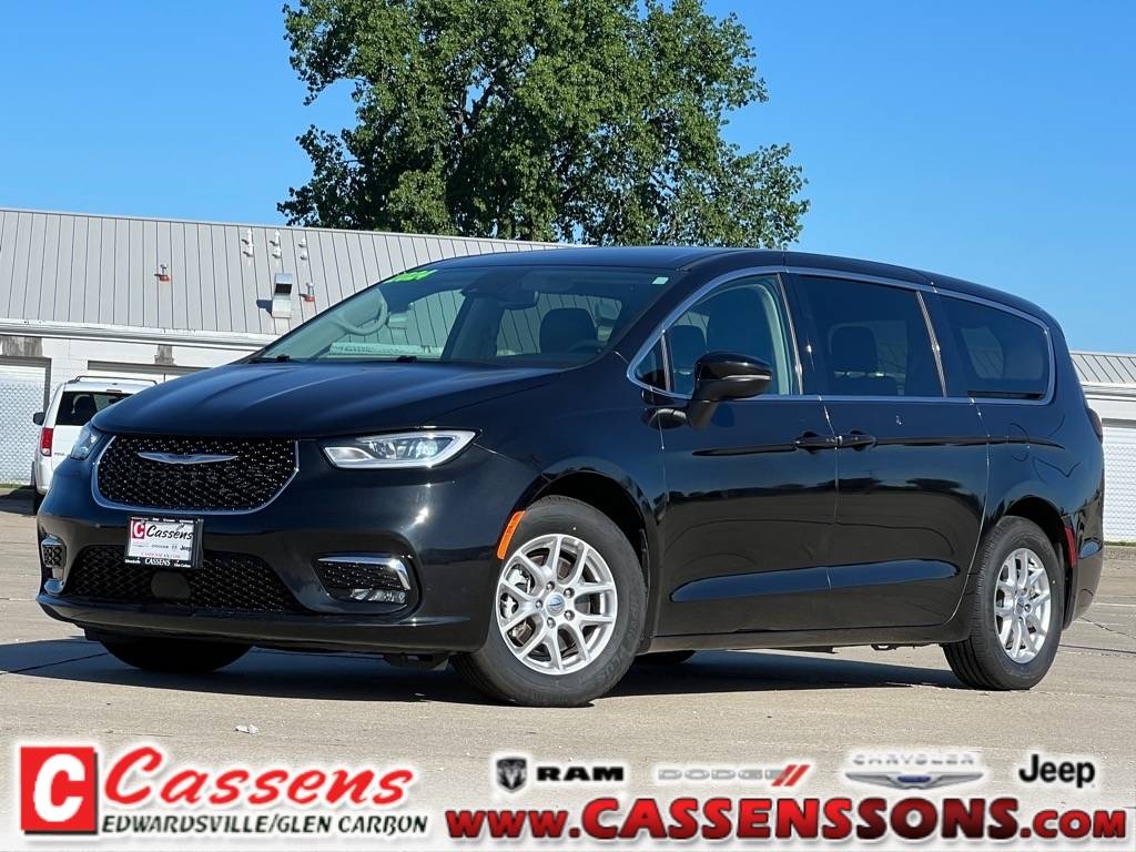 2023 Chrysler Pacifica Touring L — Minivan — 66,097 mi — Glen Carbon, IL