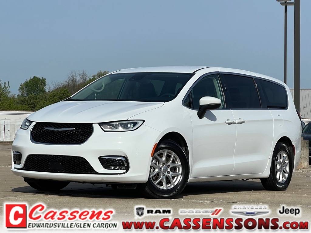 2023 Chrysler Pacifica Touring L — Minivan — 65,797 mi — Glen Carbon, IL